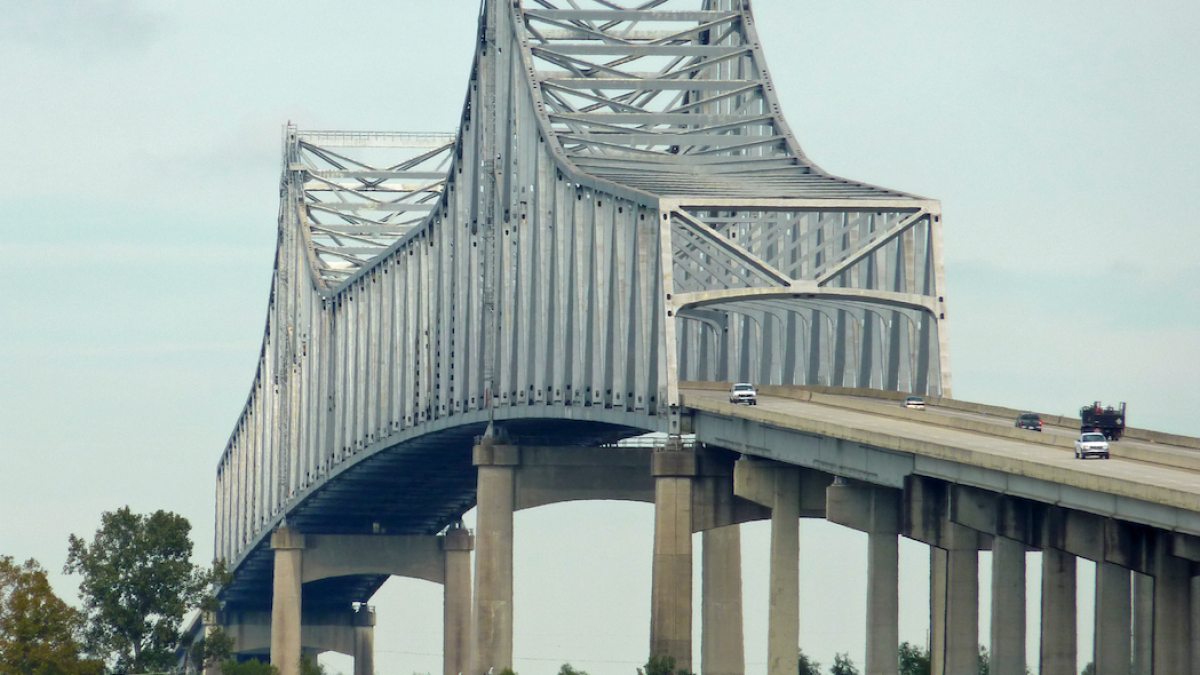 Veterans Memorial Bridge